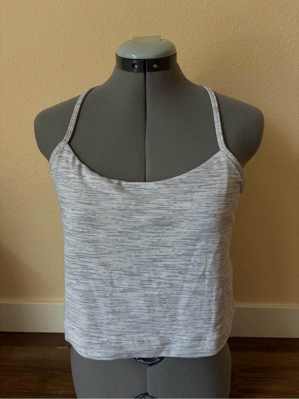 Lululemon Striped Cami Tank Top Built-In Bra Athletic Activewear Yoga Pilates - Picture 2 of 8
